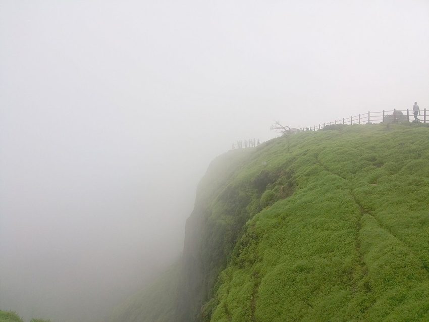 Gayatri Priyadarshini, CC BY-SA 4.0 , via Wikimedia Commons - Alibaug and Lonavala