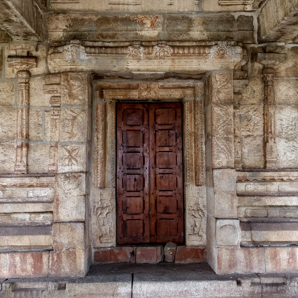 Darshanavenugopal, CC BY-SA 4.0 <https://creativecommons.org/licenses/by-sa/4.0>, via Wikimedia Commons - Hampi