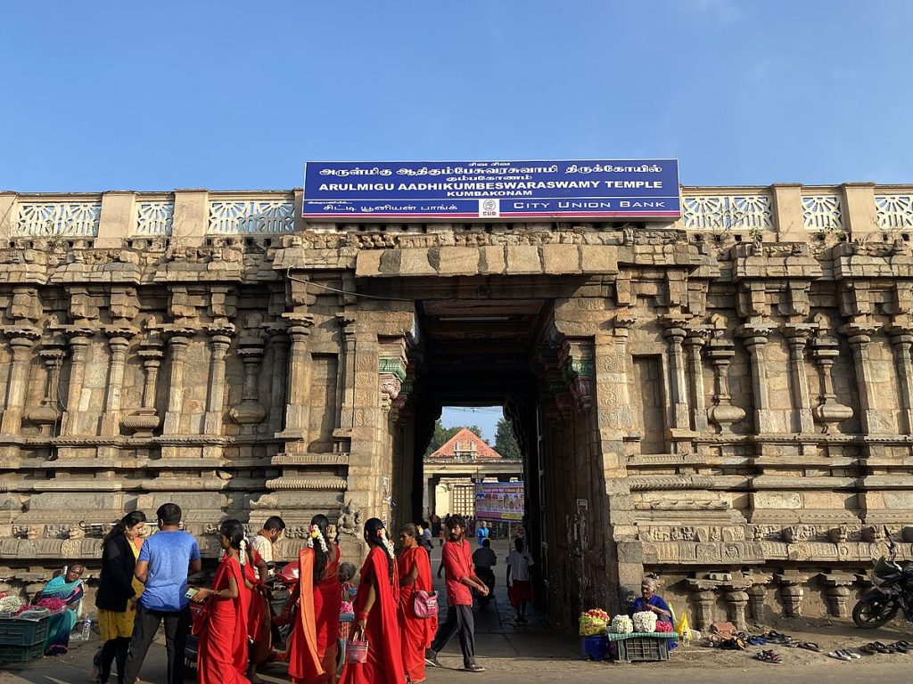 Vinayaraj, CC BY-SA 4.0 <https://creativecommons.org/licenses/by-sa/4.0>, via Wikimedia Commons - temples