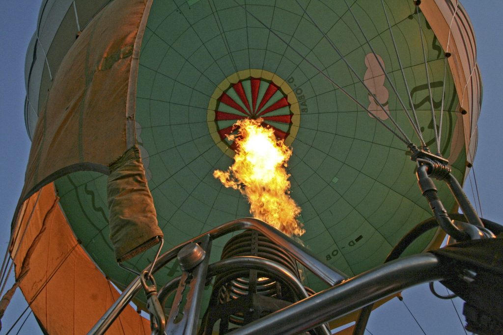 5snake5, CC0, via Wikimedia Commons - Hot Air Balloon