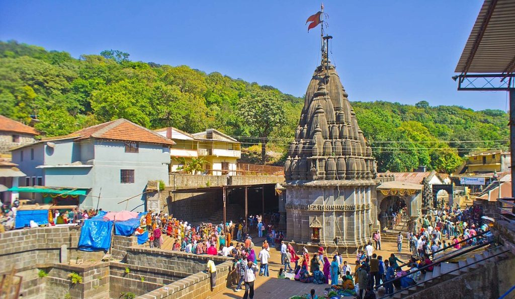 Udaykumar PR, CC BY 3.0 <https://creativecommons.org/licenses/by/3.0>, via Wikimedia Commons - Jyotirlingas in Maharashtra 